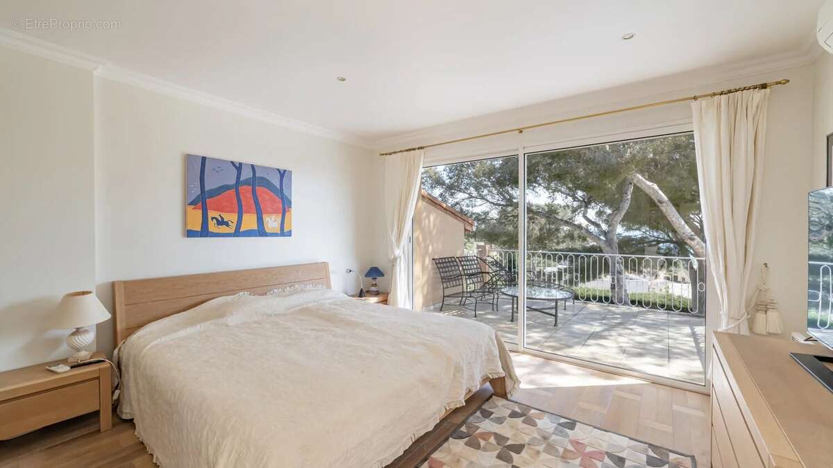 Maison à LES ISSAMBRES