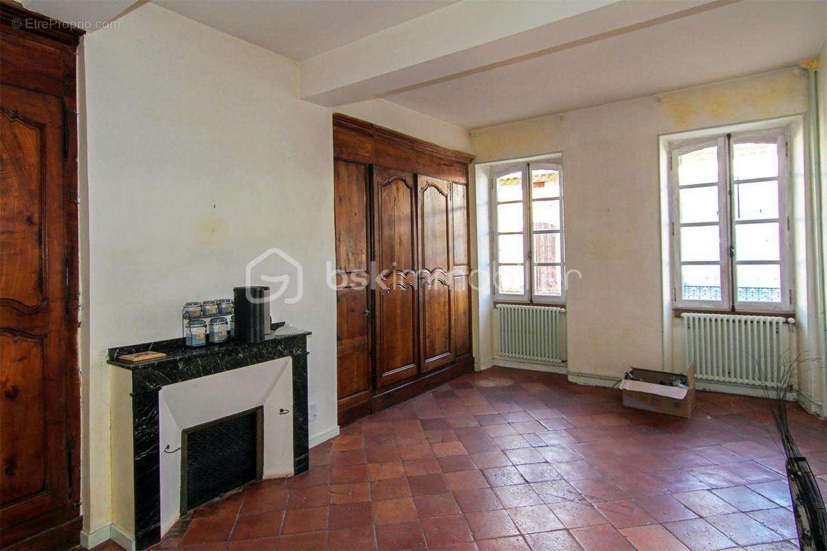Au cœur de Saint-Clar, un immeuble aux volumes généreux et au fort potentiel - photo 17