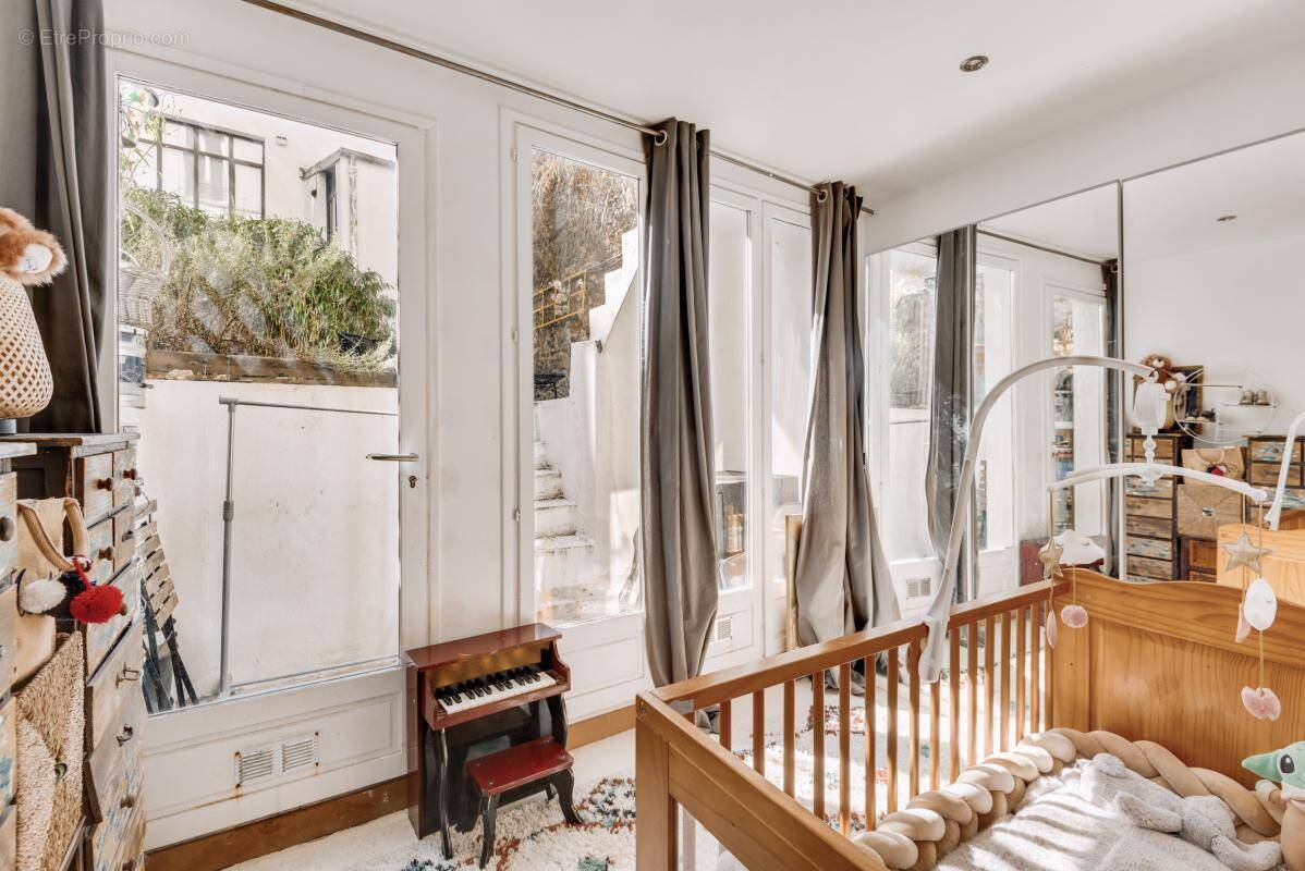 Appartement à PARIS-18E