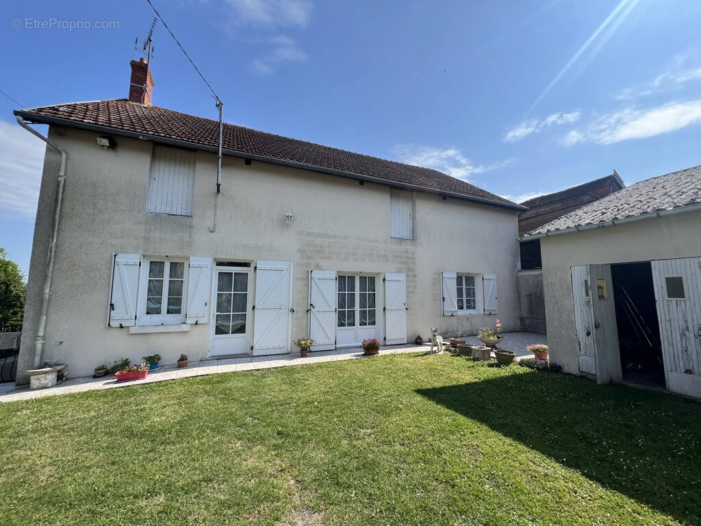 Maison à SURY-ES-BOIS