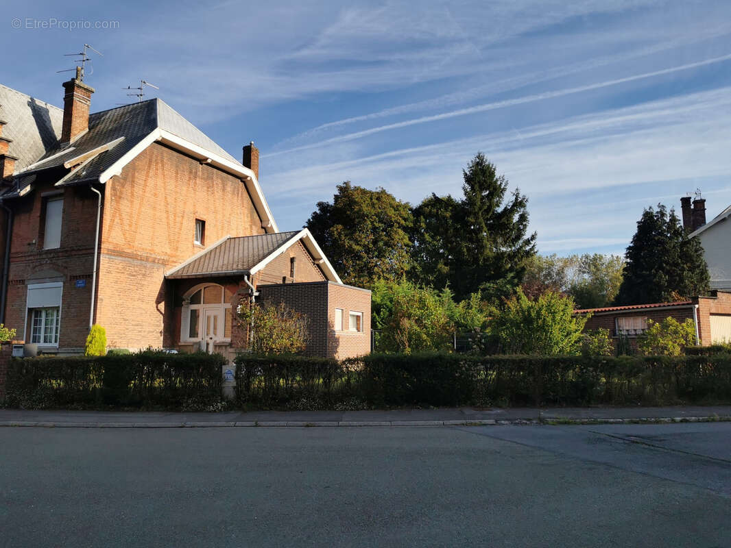 Maison à AUBY
