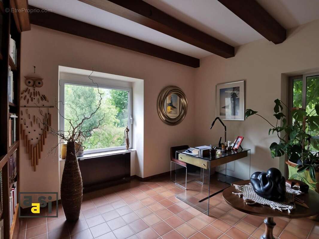 Maison 111 m² à Meyras  - photo 8