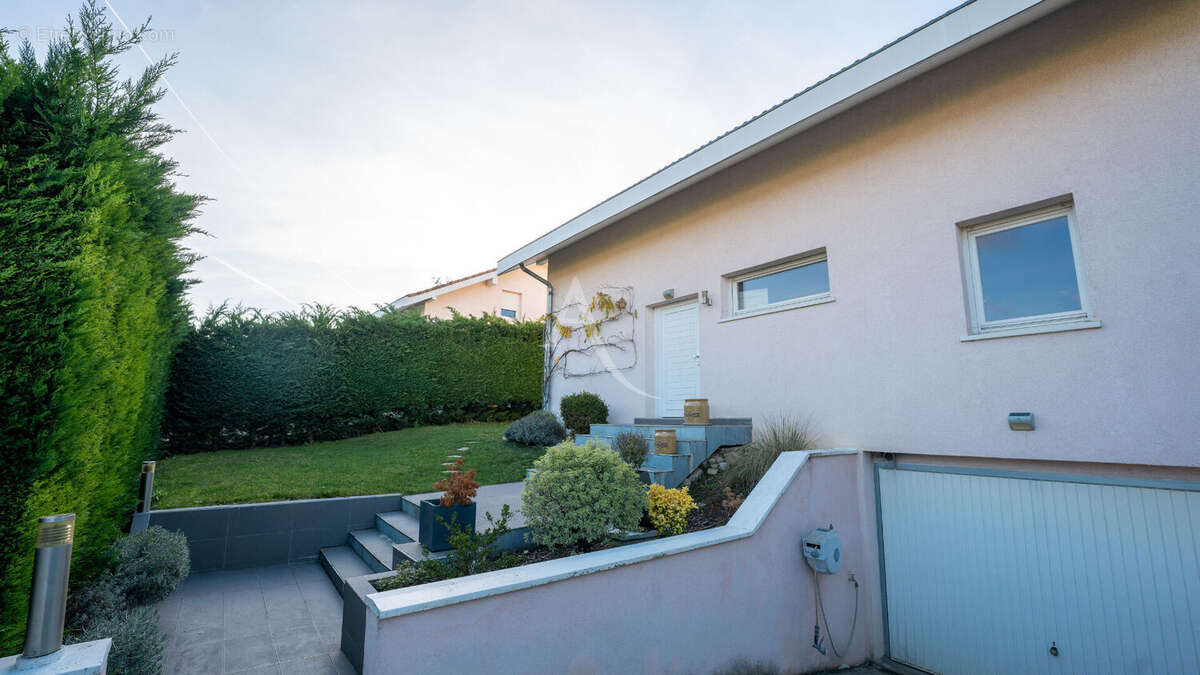 Maison à SAINT-JULIEN-EN-GENEVOIS