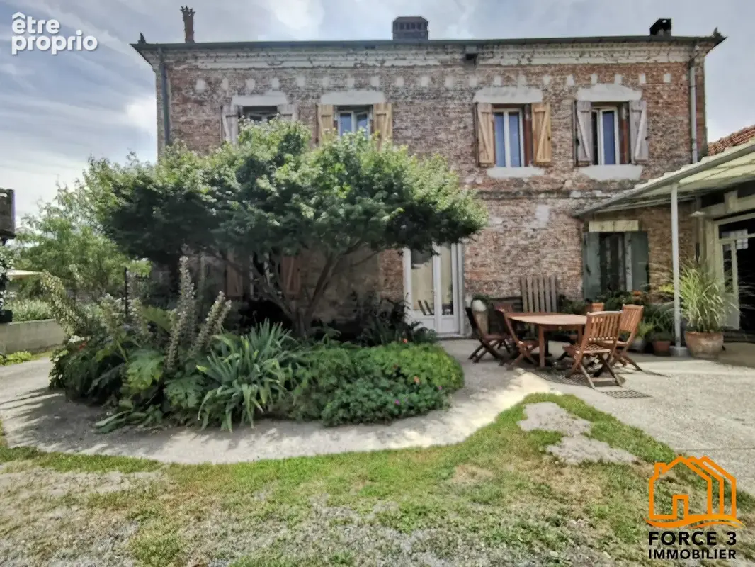 Maison 250 m² à Saint-Julien-En-Born  - photo 4