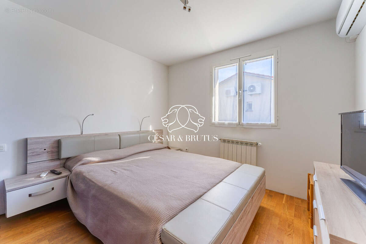 Chambre 1 - Maison à DECINES-CHARPIEU