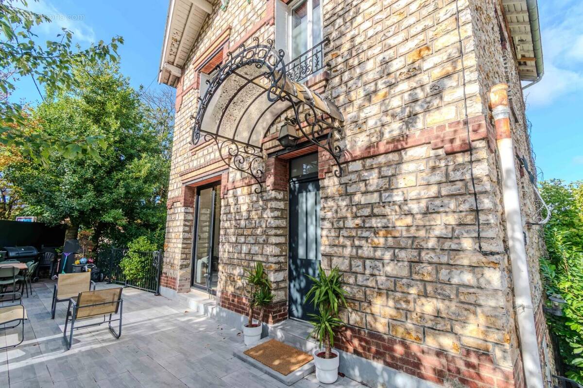 Maison à MONTMORENCY