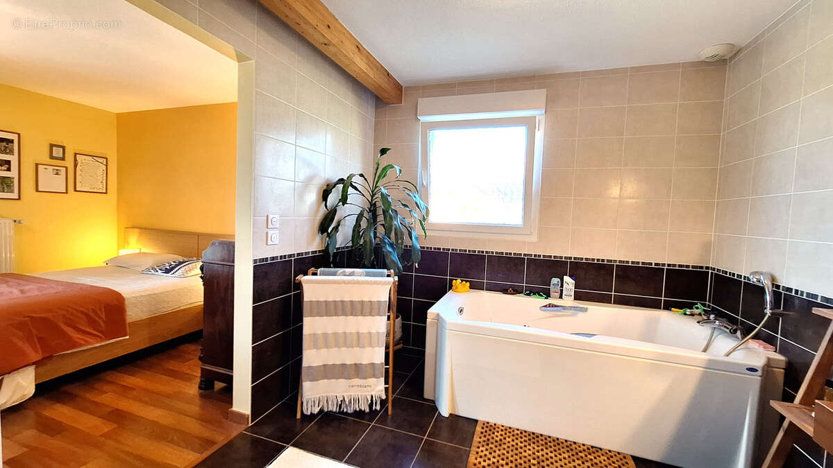 Maison à FONTAINE-LES-CLERVAL