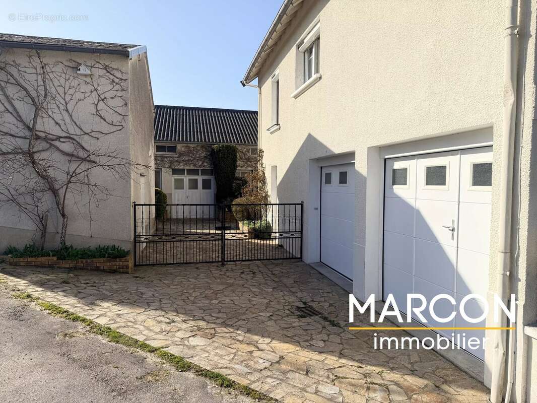 Maison à BUSSIERE-DUNOISE