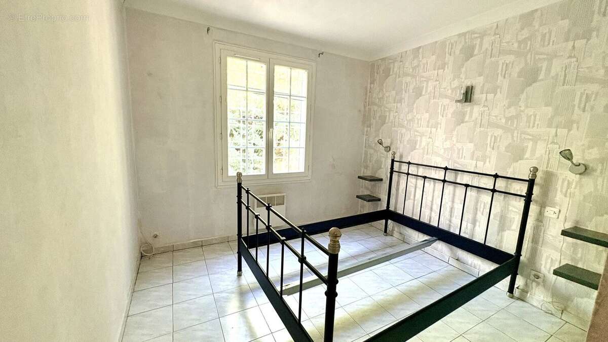 Villa avec dépendances au milieu des vignes à Gigondas - photo 9