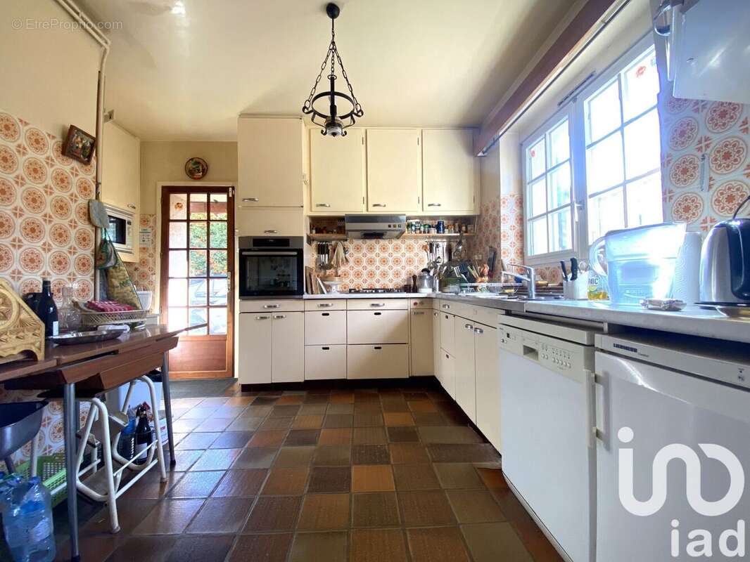 Photo 9 - Maison à LE MESNIL-SAINT-DENIS