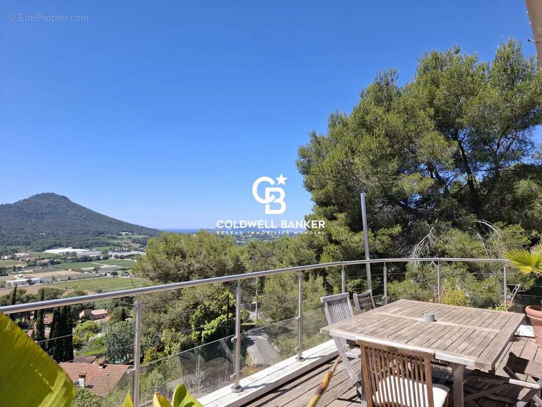 Appartement à CARQUEIRANNE