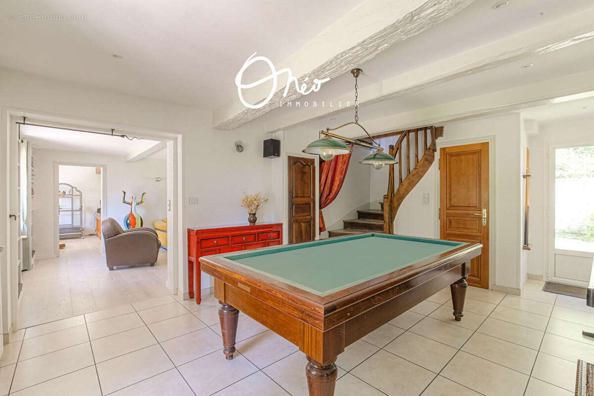 Maison à SAINT-PIERRE-DE-CHANDIEU