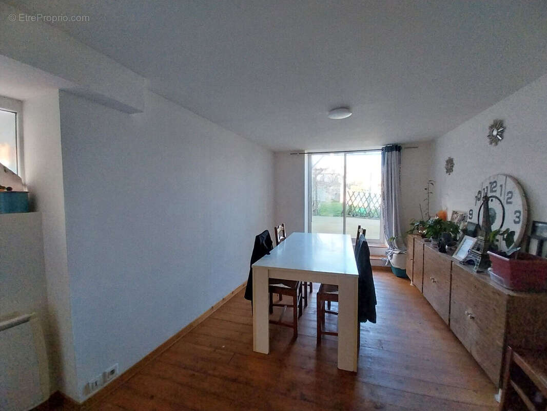 Photo 3 - Maison à LE BUSSEAU