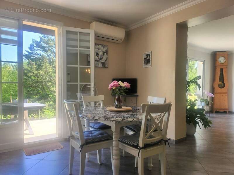 Belle Maison de plain pied avec 4 chambres et jardin arboré - à vendre - 6 pièces - ALLEZ ET CAZENEUVE (47) - photo 8