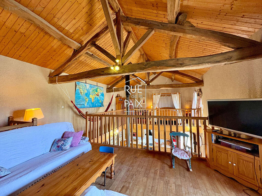 Maison à VENDEUVRE-DU-POITOU