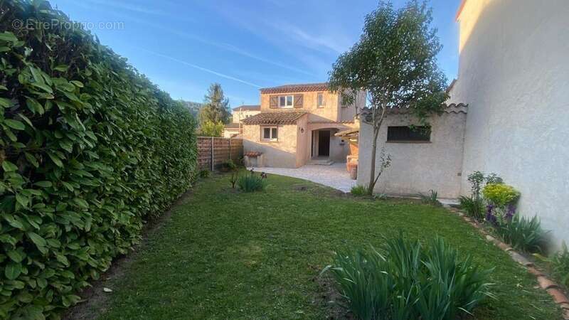 Maison à AURIBEAU-SUR-SIAGNE