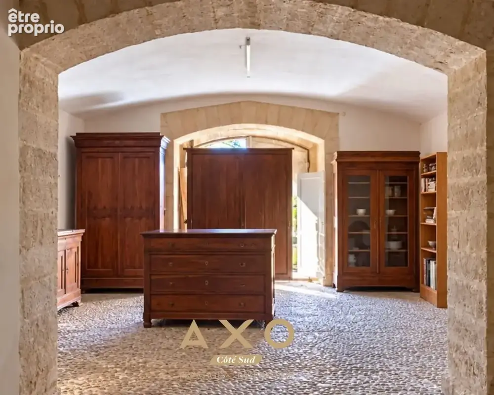Vallabrix - appartement d'exception au sein d'un château - 7 pieces - garage - jardin - 630 000  - photo 13