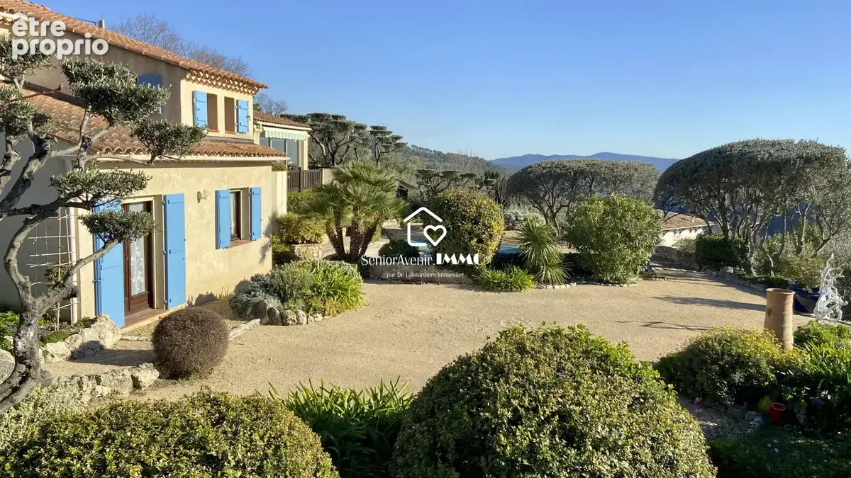 Maison 5 pièces 140 m² à vendre à Callas (83830) - photo 2