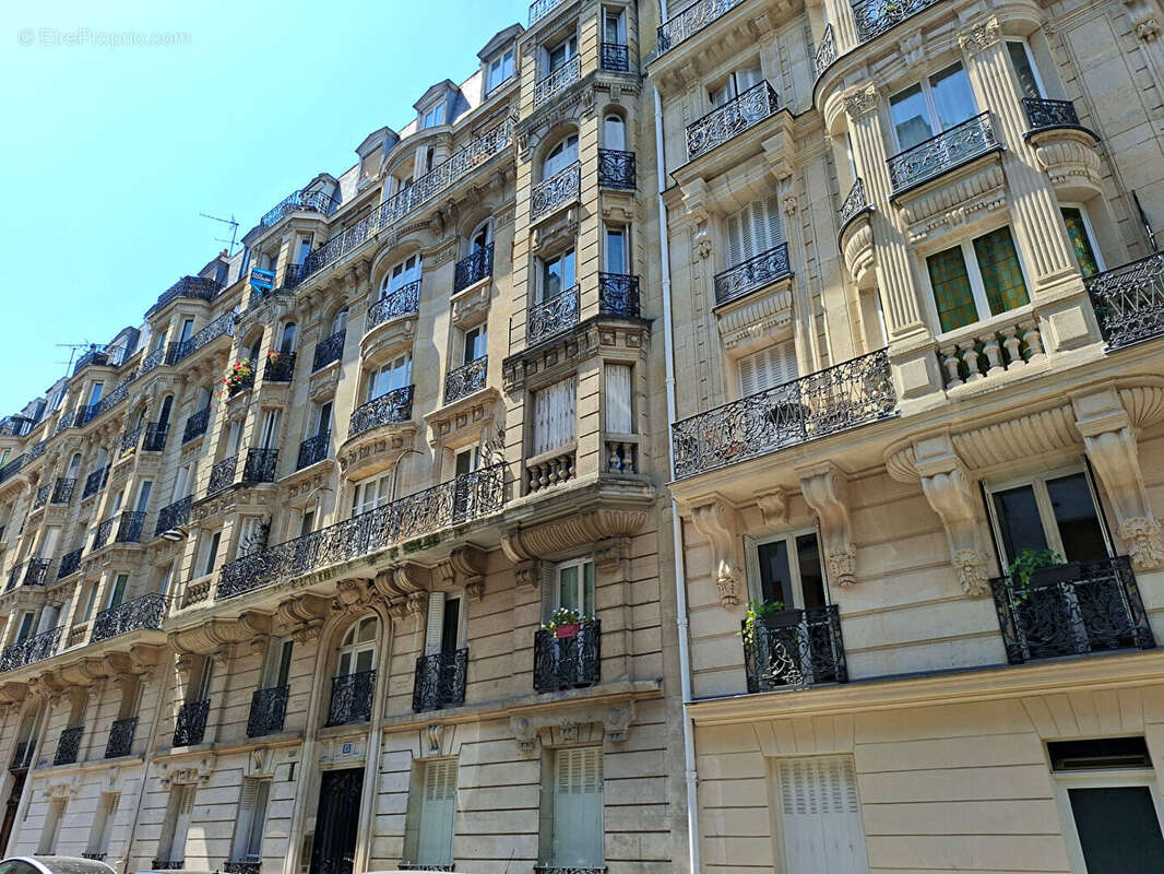 Appartement à PARIS-17E