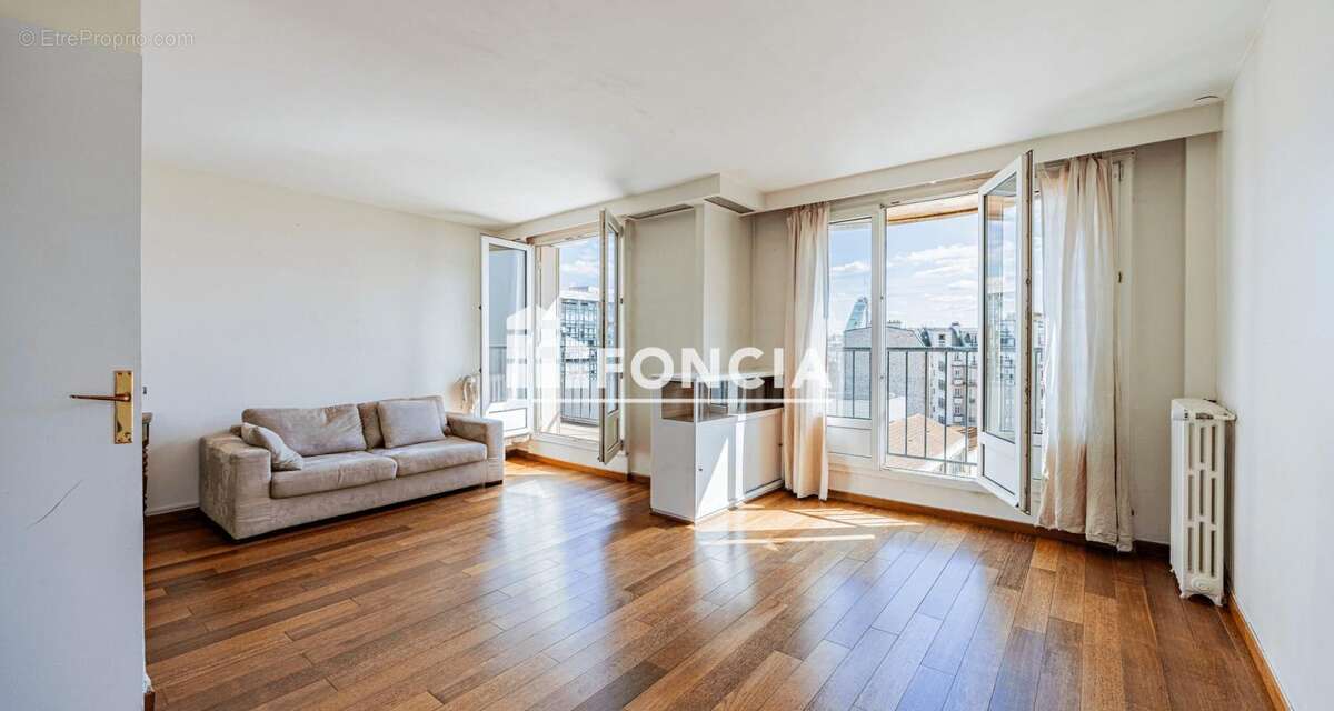 Appartement à PARIS-15E