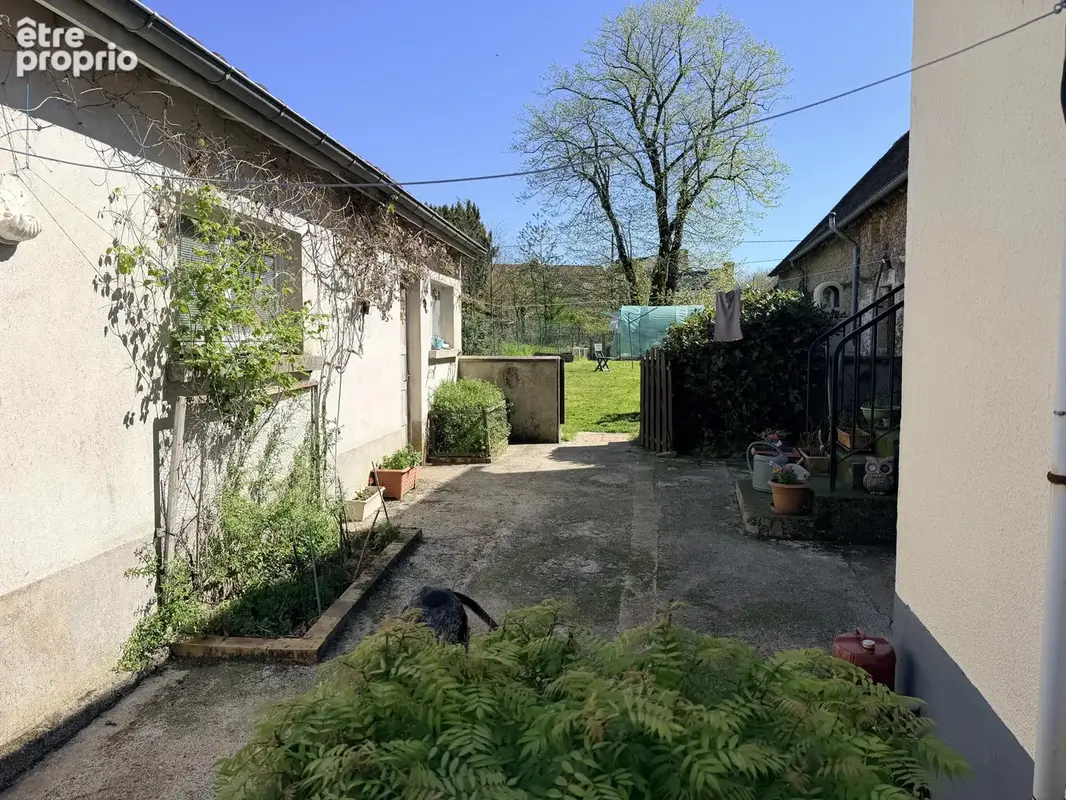 Maison de campagne avec maison d'amis attenante, terrain et enclos - photo 20