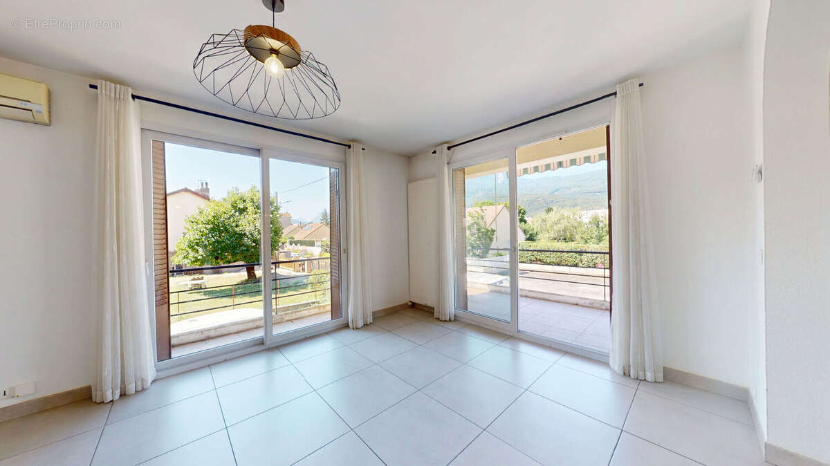 Appartement à SEYSSINET-PARISET