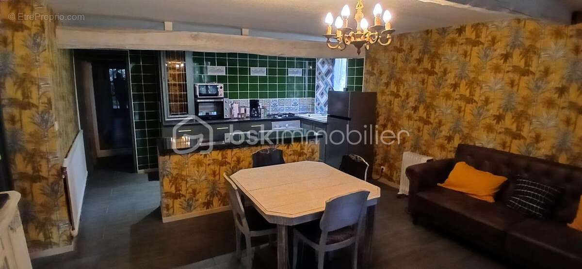 Maison à BARBEZIEUX-SAINT-HILAIRE