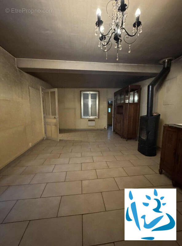 Maison à POURU-SAINT-REMY