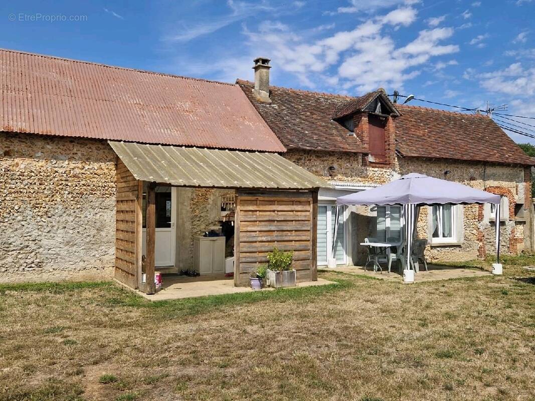 Maison à MARCILLY-LA-CAMPAGNE