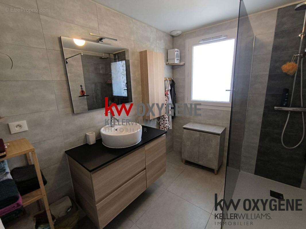 Appartement à TRESSERRE