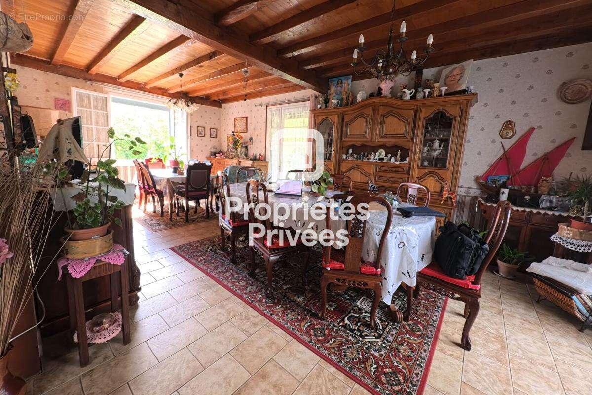 Maison à SAINT-PARDOUX-LA-RIVIERE