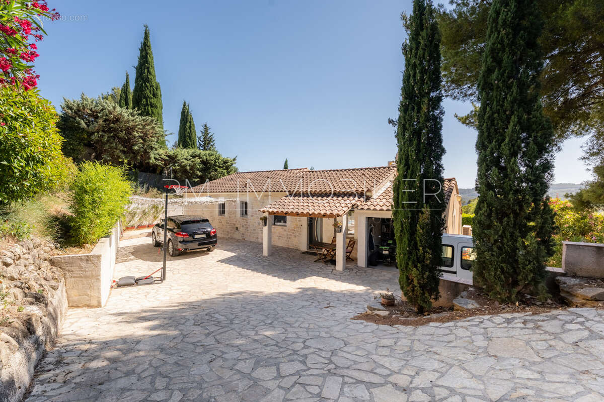 Maison à LE CASTELLET