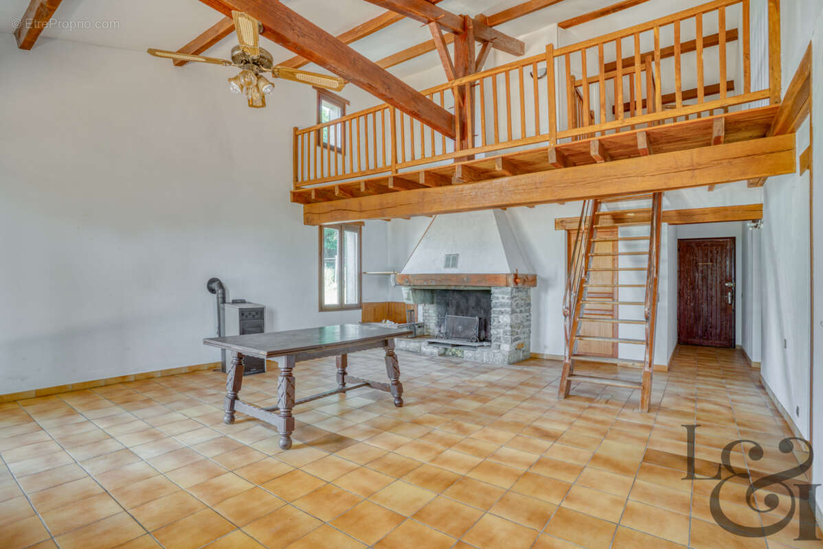 Maison à MONCLAR
