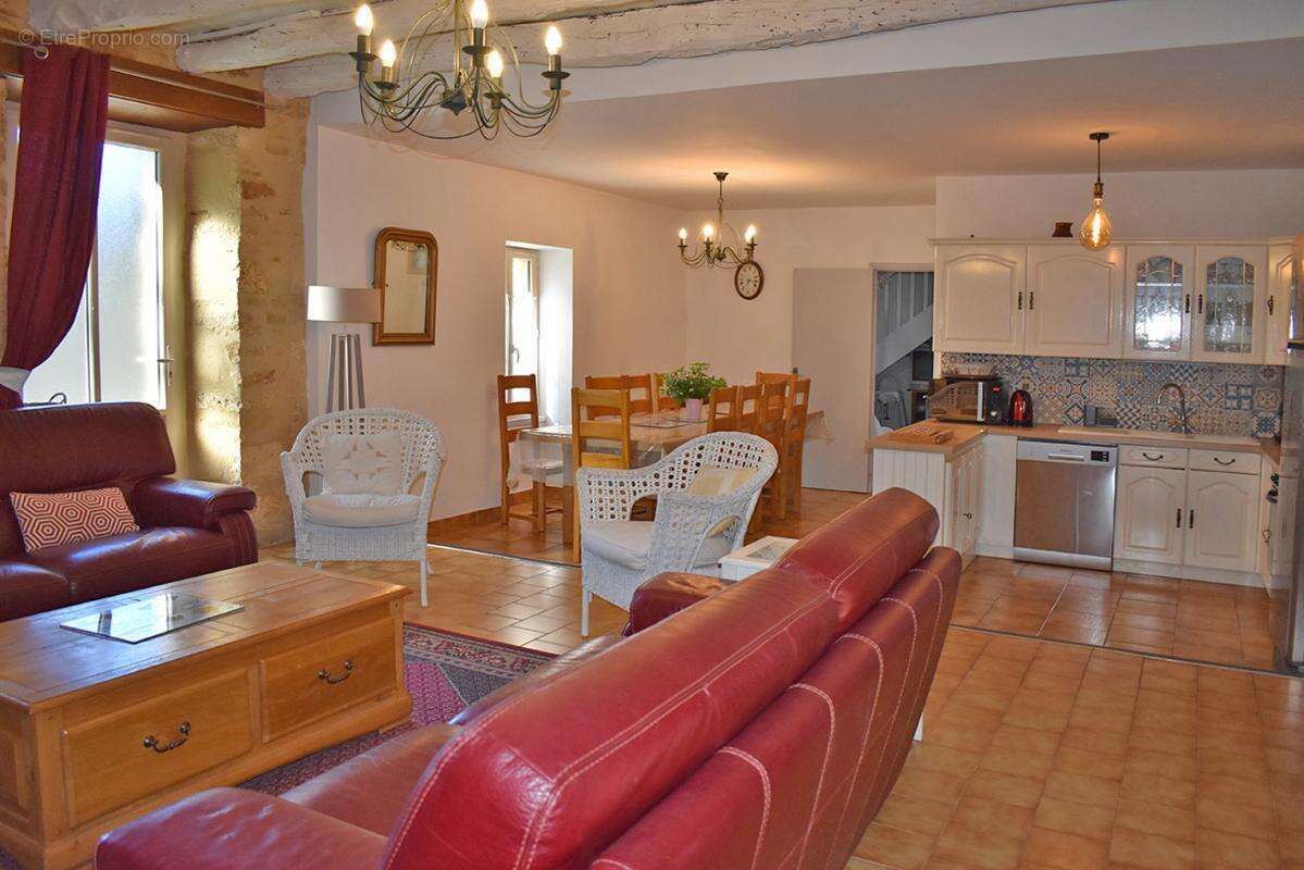 Maison à SAINT-AMAND-DE-COLY