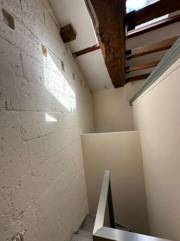 Immeuble de charme – Centre-ville d’Angoulême – Idéal résidence + investissement - photo 8