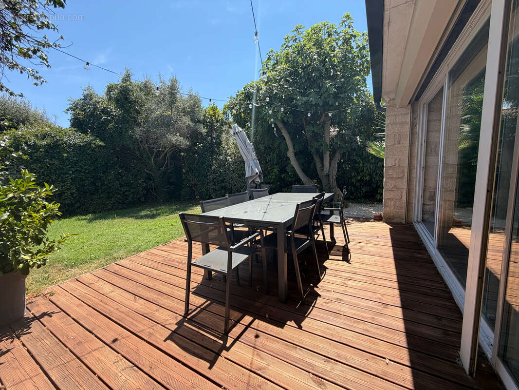 LATTES - Maison familiale avec piscine et jardin - Secteur prisé - photo 7
