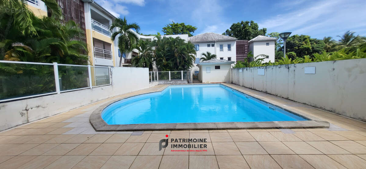 Appartement à LES ABYMES