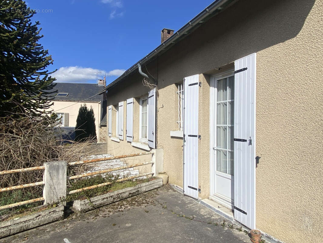 Maison à ARNAC-POMPADOUR