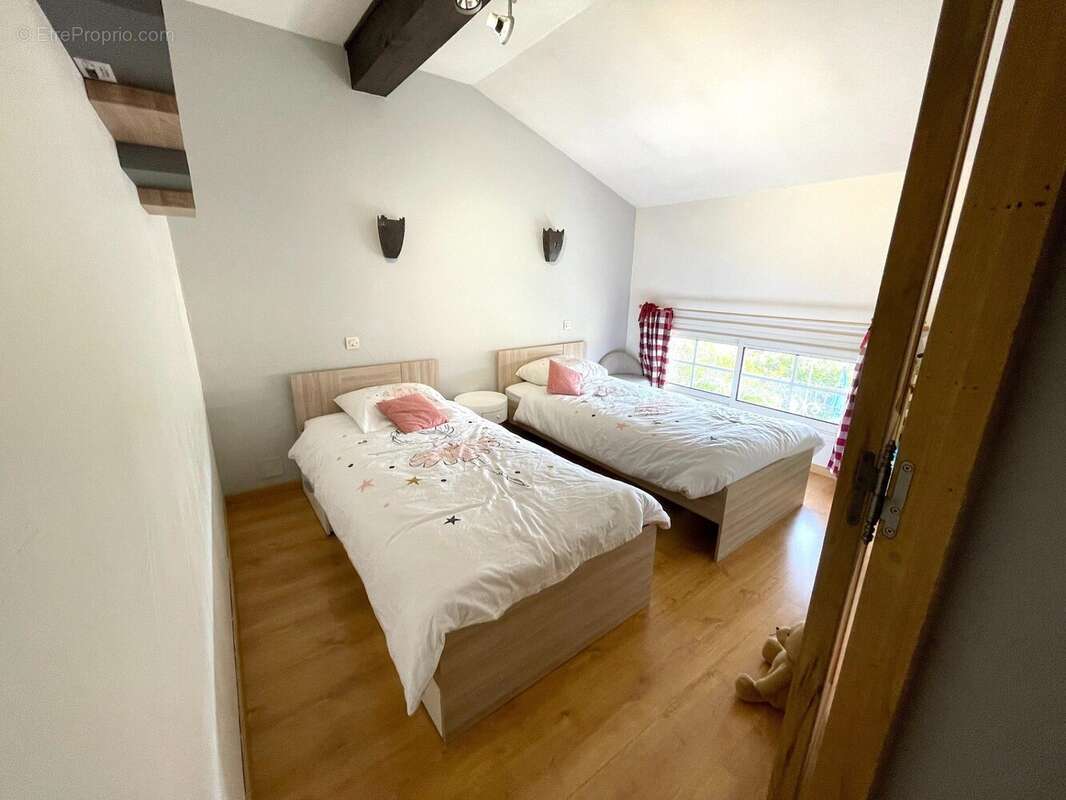 Chambre ( 3eme niveau) - Maison à MONTELIMAR