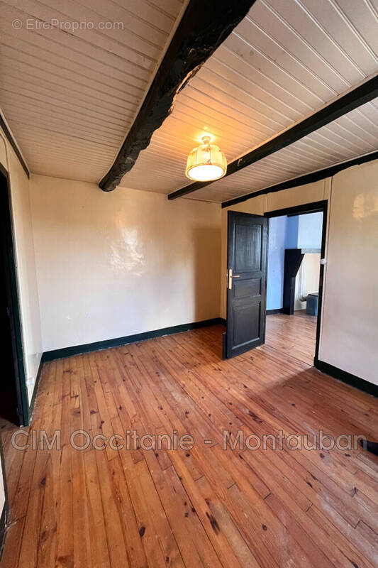 Maison 105 m² à Saint-Antonin-Noble-Val  - photo 4