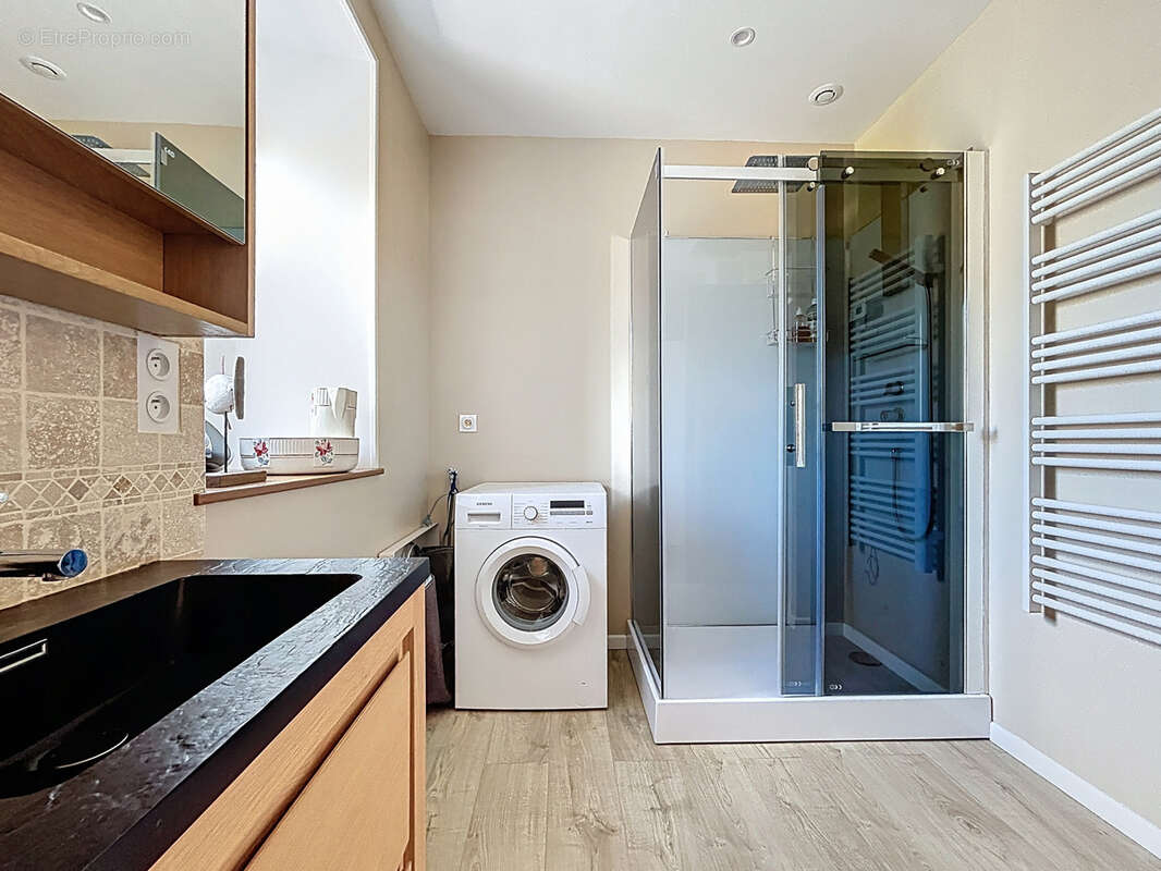 Maison à SAINT-MAURICE-EN-COTENTIN