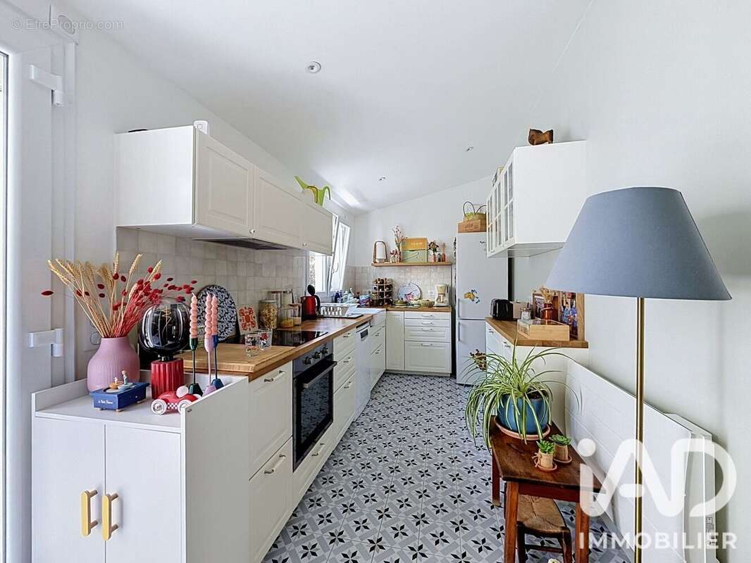 Maison 77 m² à Antony  - photo 2