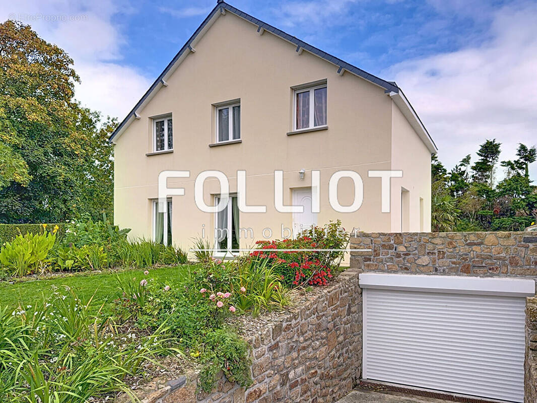 Maison à AGON-COUTAINVILLE