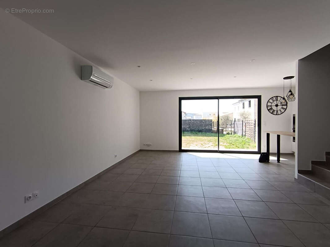 Maison à MONTELIMAR