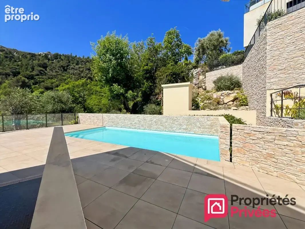 ÈZE VILLAGE : T4 avec jardin privatif, aperçu mer et garage - photo 13