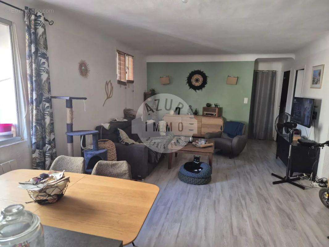 À VENDRE – Duplex de caractère au cœur du centre historique de La Ciotat - photo 4