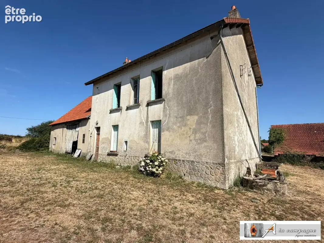 Maison 171 m² à Saint-Julien-La-Genete  - photo 4