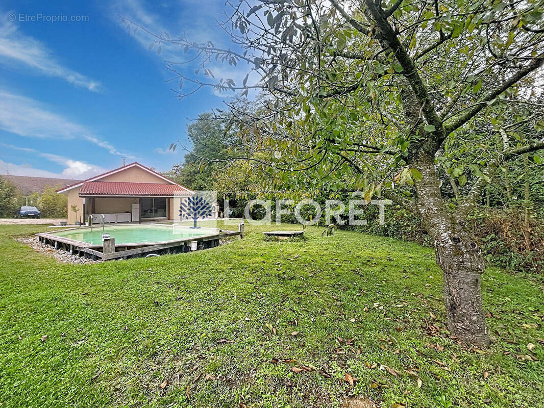 Maison à SAINT-DIDIER-DE-LA-TOUR