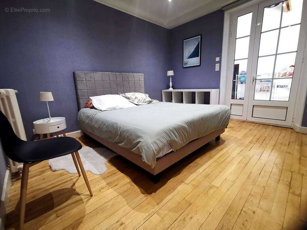 CORREZE. Proche BRIVE-LA-GAILLARDE. Maison en pierre avec 6 chambres, un gîte de 2 chambres, une grange, 2 écuries et un hangar  - photo 13