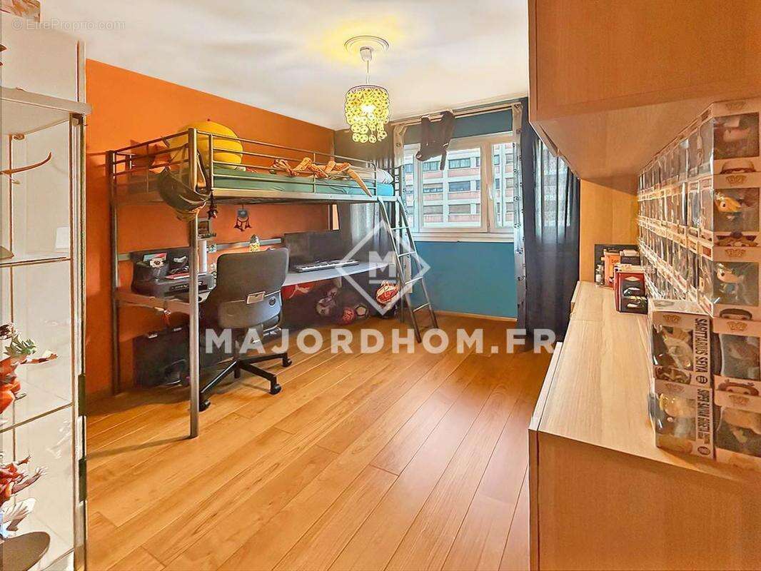 Appartement à MARSEILLE-2E